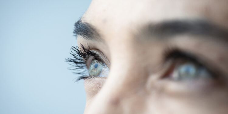 1615187184 Ince Kisa Kirpikleri Hayallerinizdeki Tam Gur Kirpiklere Donusturun İnce Kısa Kirpikleri Hayallerinizdeki Tam Gür Kirpiklere Dönüştürün