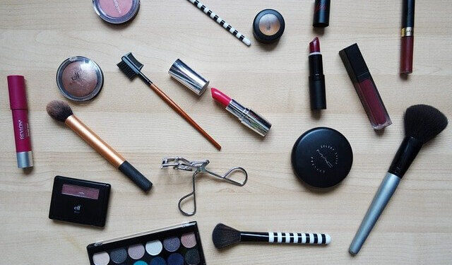 Makyaj Bazı Nedir ve Nasıl Kullanılır?