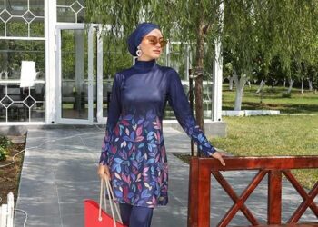 Tesettür Mayo: Plajda ve Havuzda Zarafet ve Konforun Adı